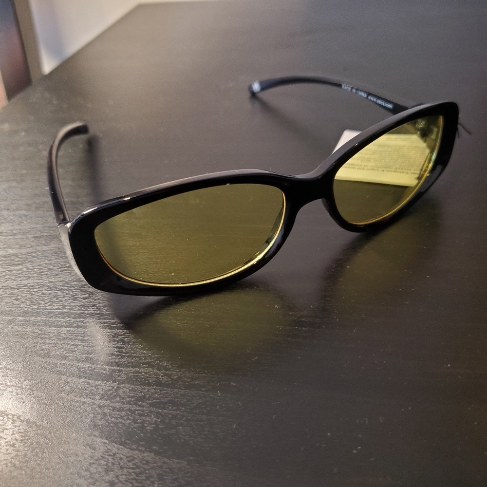 NWT ASOS Y2K runner sunglasses with yellow lens